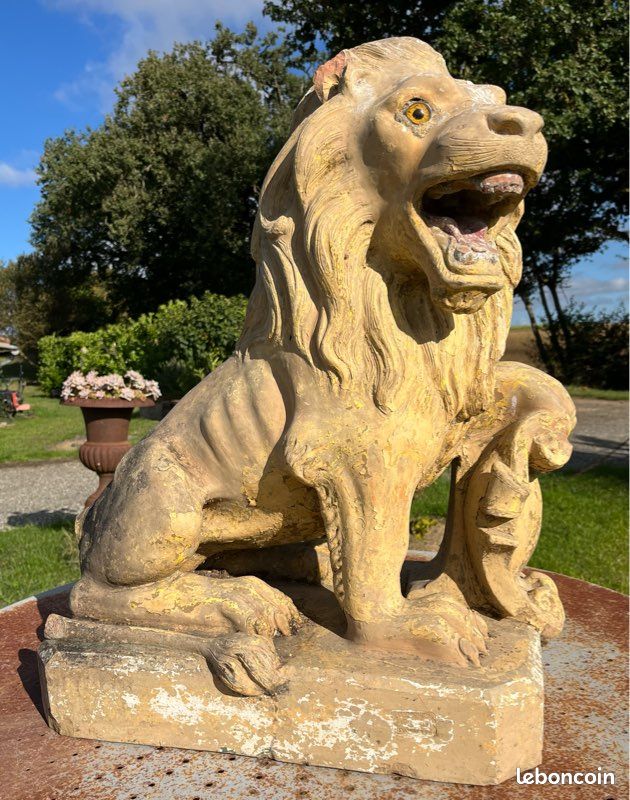 Grand lion en terre cuite de Castelnaudary du XIXème siècle pilier portail matériaux anciens décoration extérieure de château maison de maître parc jardin statue escalier sculpture fontaine terracotta (image 9)