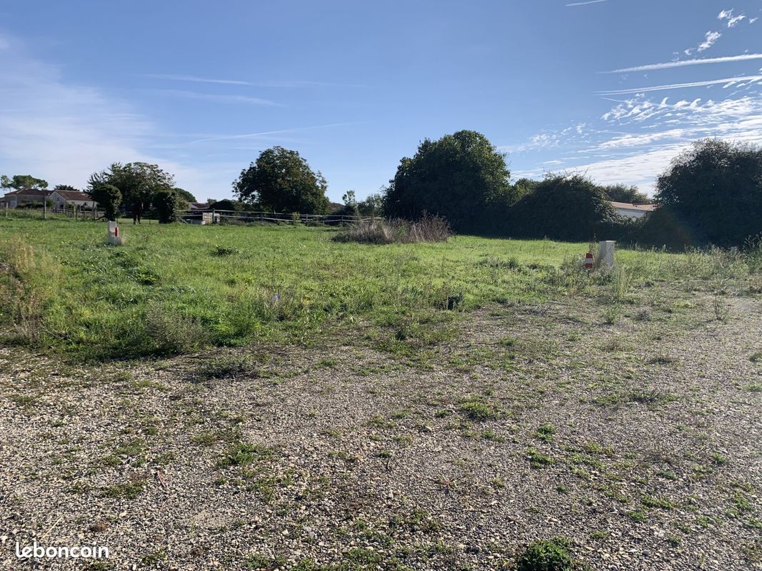 Terrain 419 m² · à Meursac · 419 m² · 51 200 €