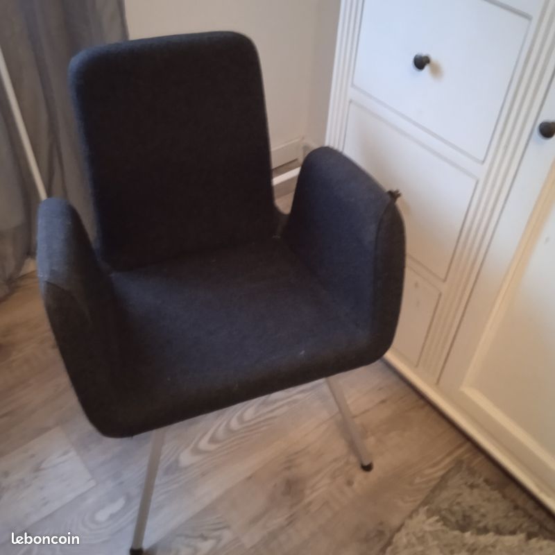 Siege tissus gris anthracite et pieds inox ,la largeur 40 cm et la hauteur d'assise et de 45 cm (image 2)