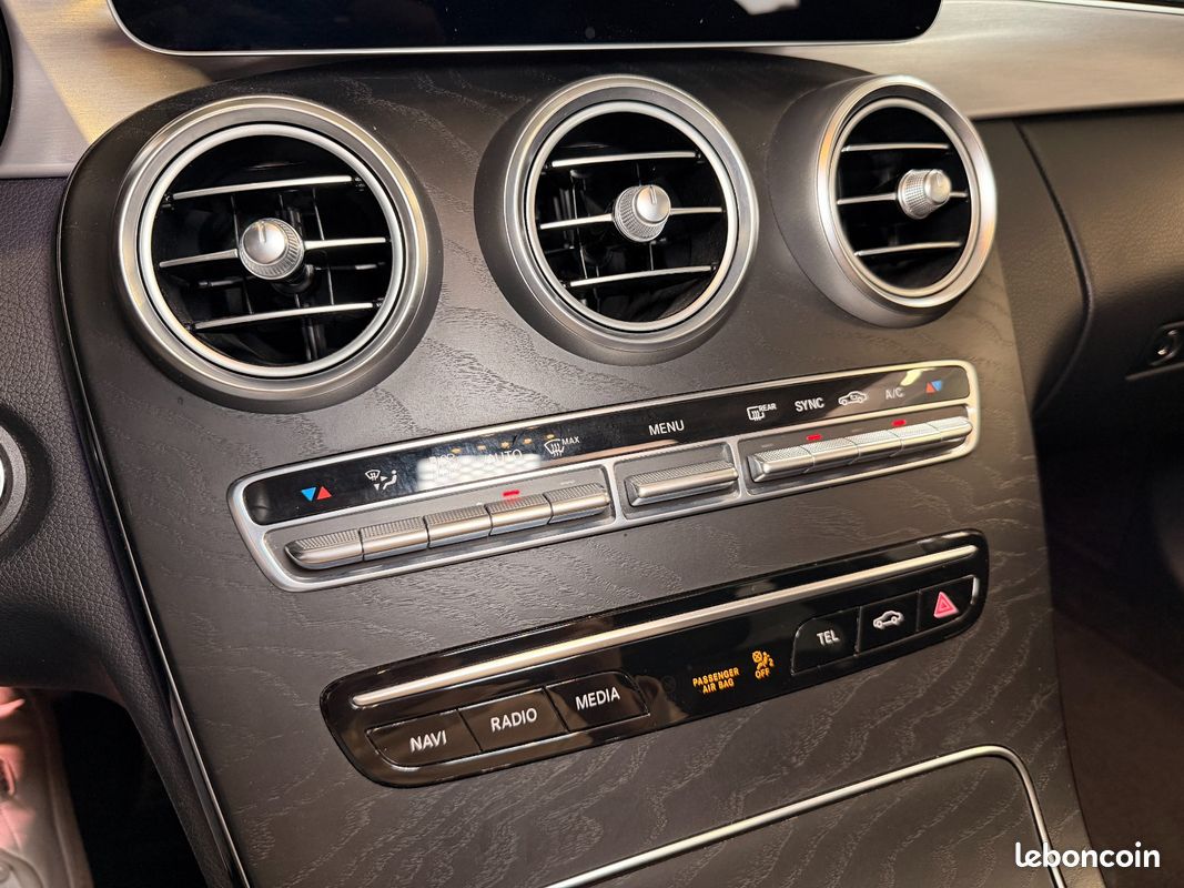 MERCEDES CLASSE C BREAK 300 d 9G-Tronic 4Matic AMG Line - Toit ouvrant - Attelage (image 25)
