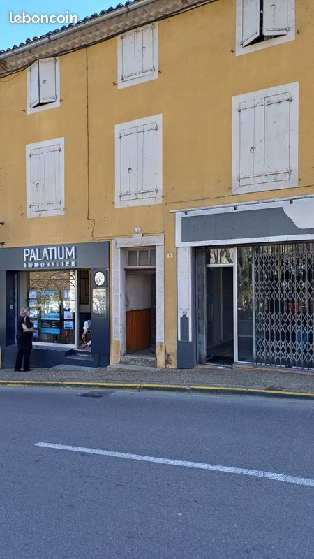 Immeuble à vendre avec appartements et locaux commerciaux à Gréoux-les-Bains