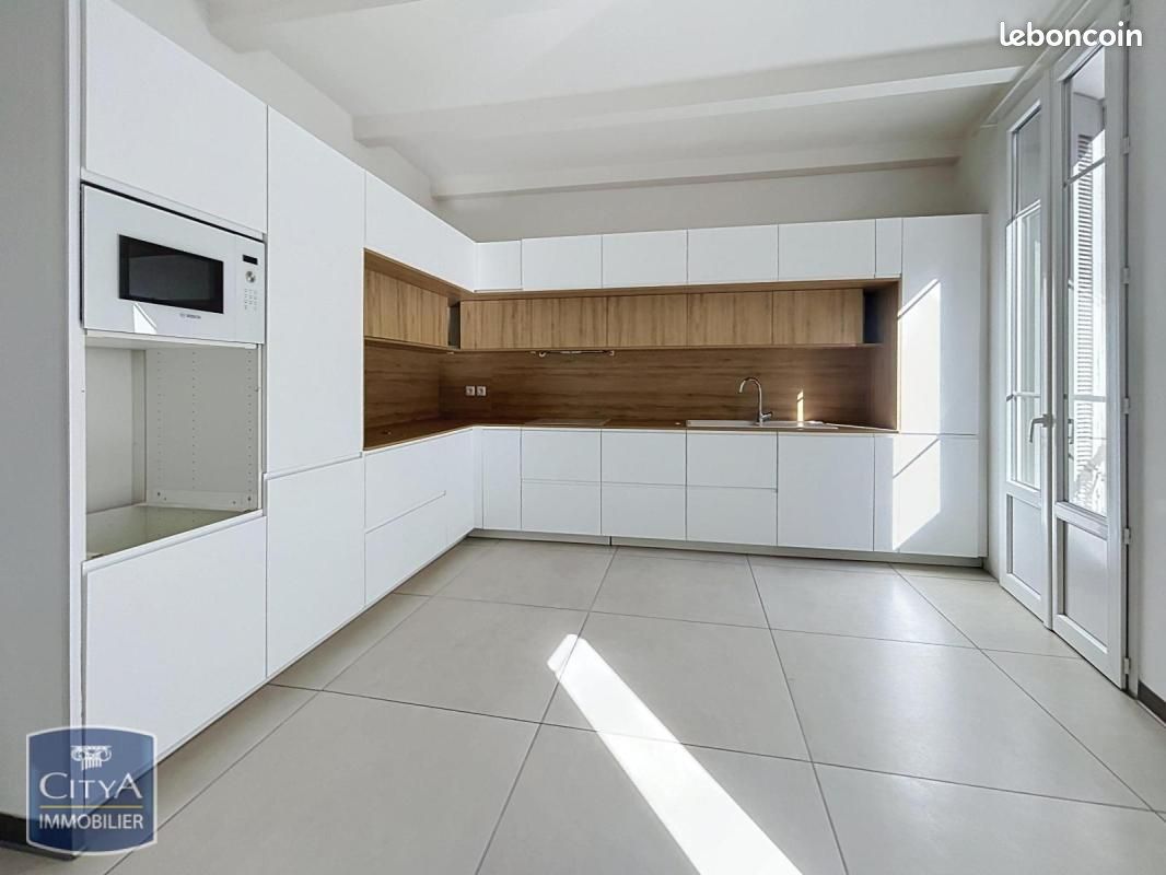 Appartement 4 pièces 96 m² · à Nîmes · 96 m² · 1 065 €/mois