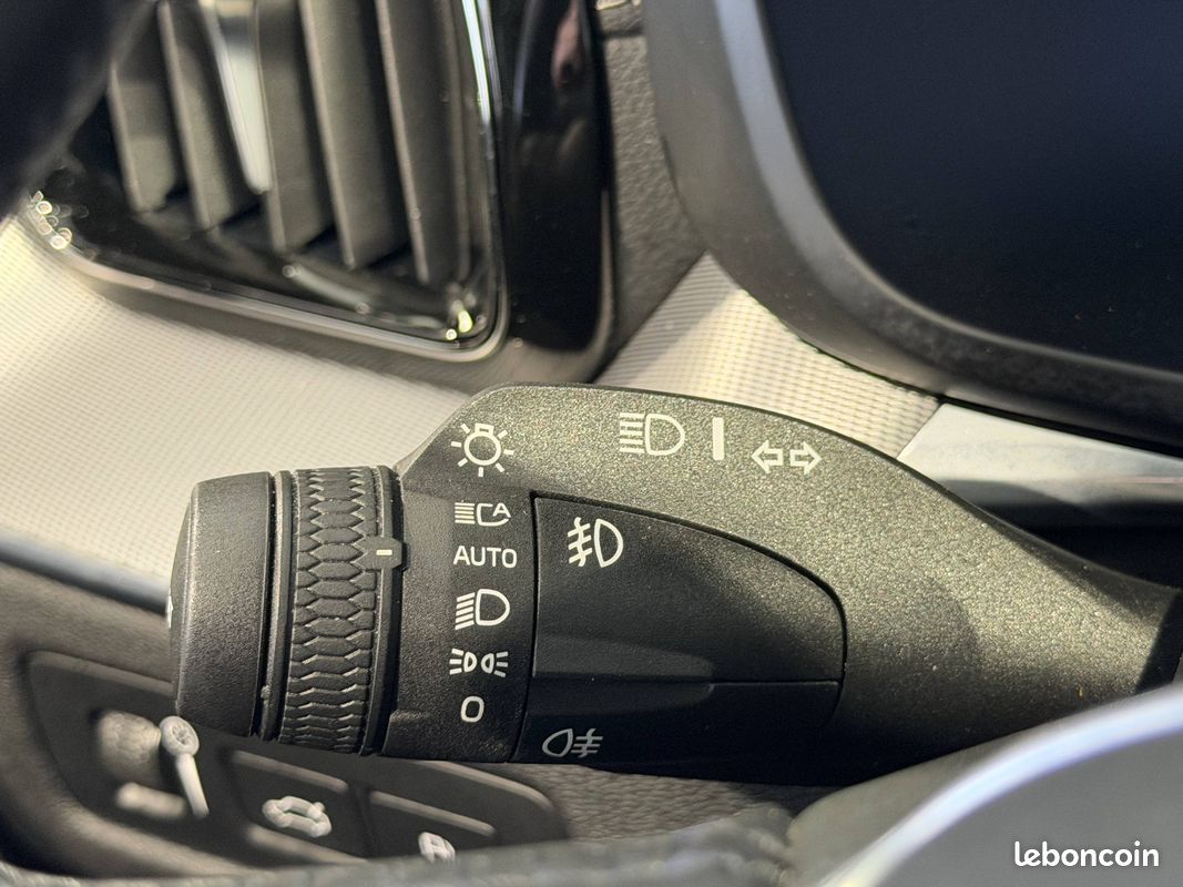 VOLVO XC60 T6 Recharge AWD 253 ch + 87 ch Geartronic 8 Inscription Luxe (image 17)