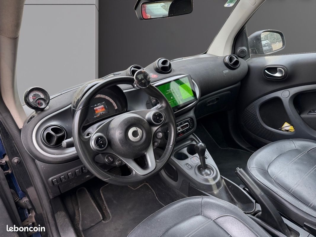 SMART FORTWO COUPE 1.0 71 ch SS BA6 Prime caméra de recul toit panoramique sièges chauffant apple carplay (image 2)