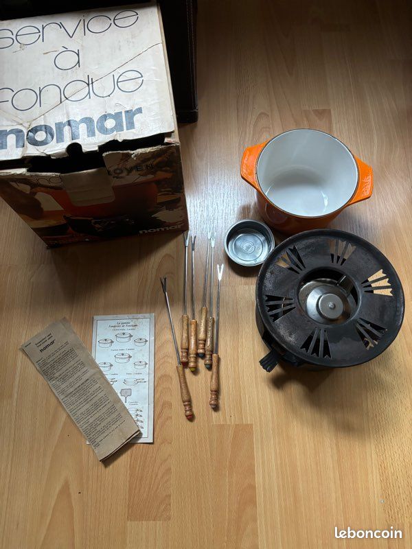 Service à fondue vintage en fonte émaillée orange Nomar avec boîte d’origine (image 1)