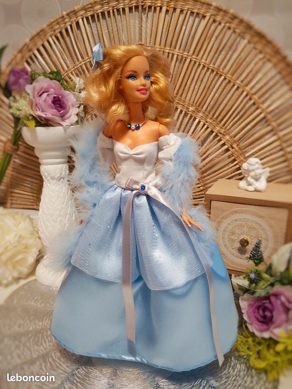 Poupée Barbie tenue créateur princesse Versailles (image 6)