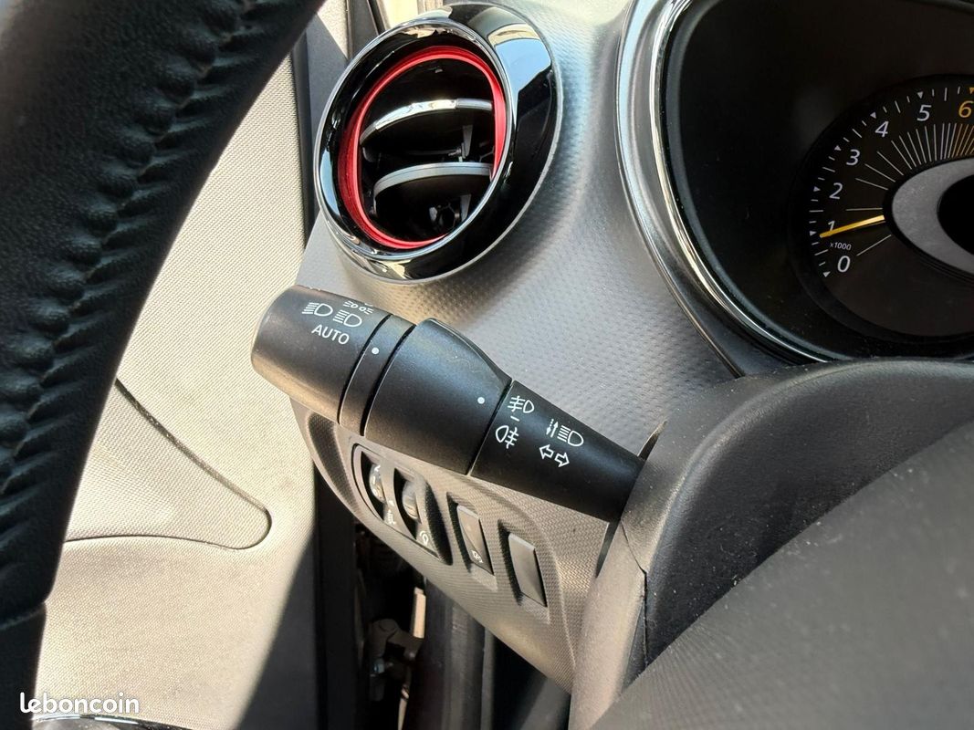 RENAULT CAPTUR TCe 90 Energy SS eco² SL Helly Hansen - REGULATEUR DE VITESSE / RADAR AR/ CAMERA DE RECUL (image 22)