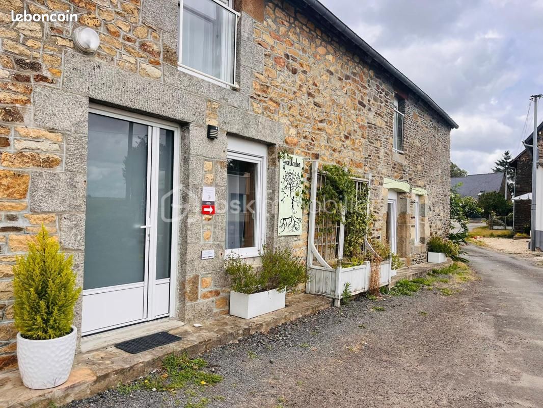 Maison 6 pièces 141 m² · à Val-Couesnon · 141 m² · 261 000 €
