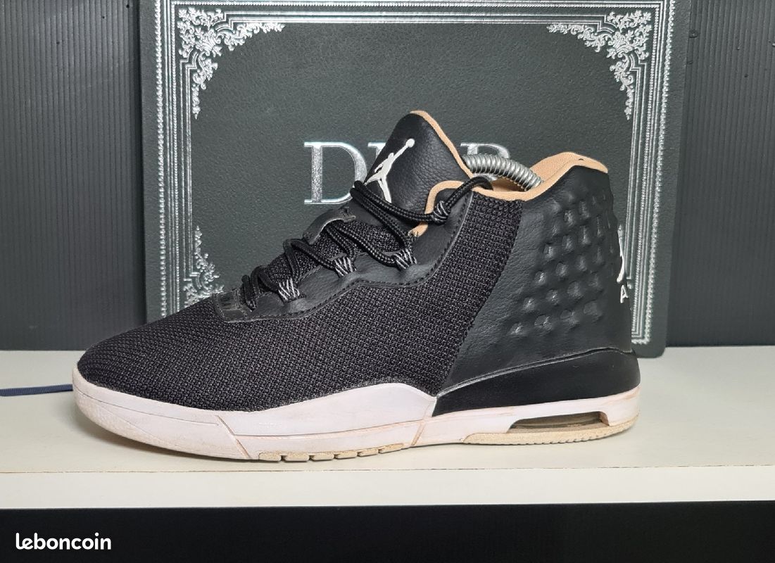 Nike Air Jordan Academy (844515-012) Basketball Chaussures