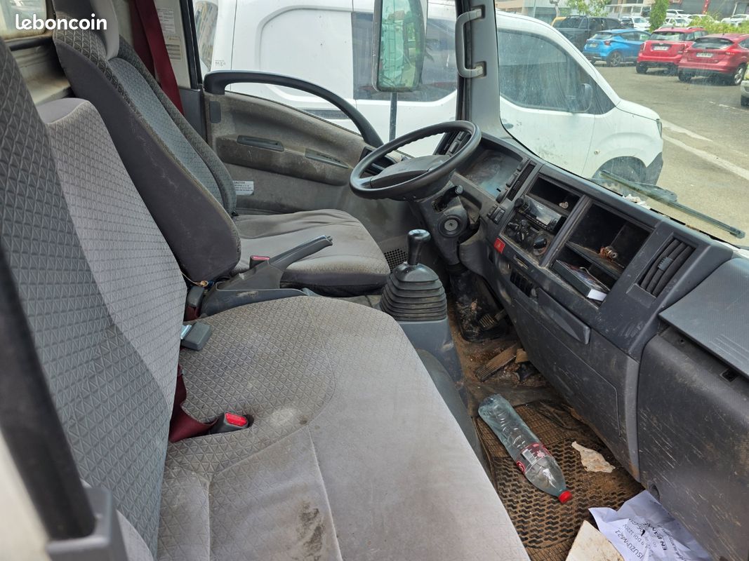 Vend Isuzu tribune bonne m (image 3)