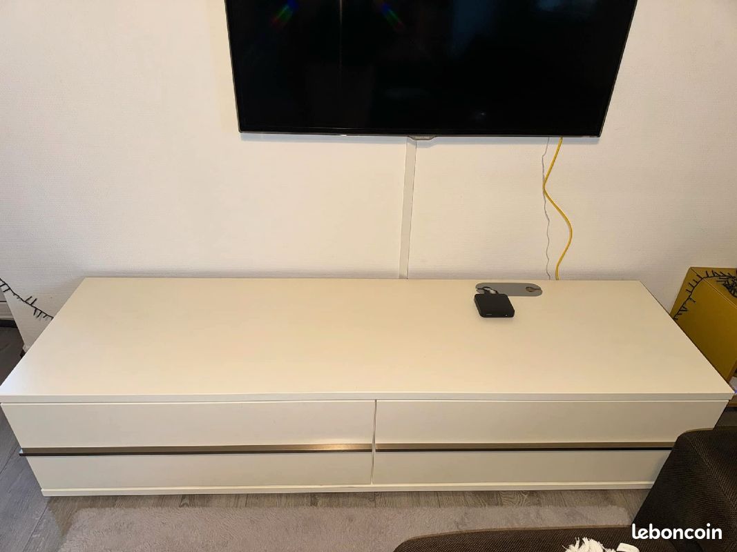 Meuble télévision (image 1)