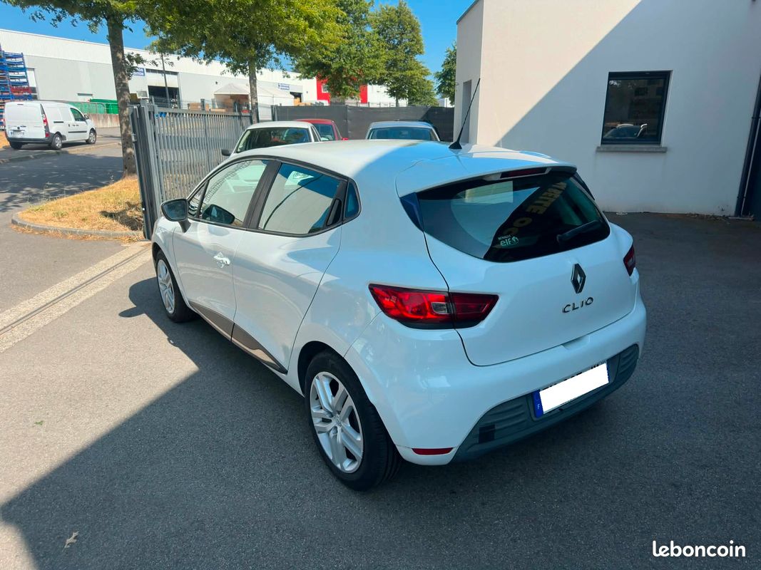 Renault clio 4 / 1.5 dci 75 chevaux / 5 places / trend (image 3)