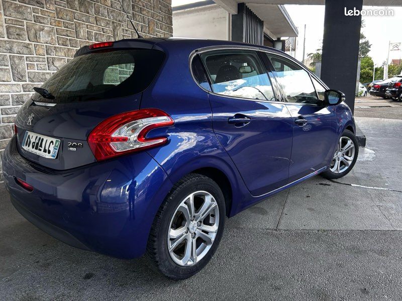 Peugeot 208 (image 4)