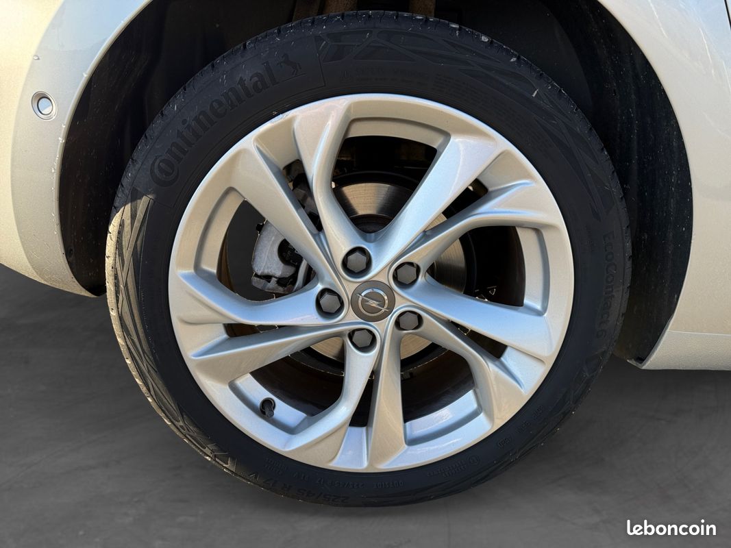 OPEL ASTRA 1.4i Turbo 145 CVT Ultimate / Caméra / CarPlay / Entretien Opel (image 15)