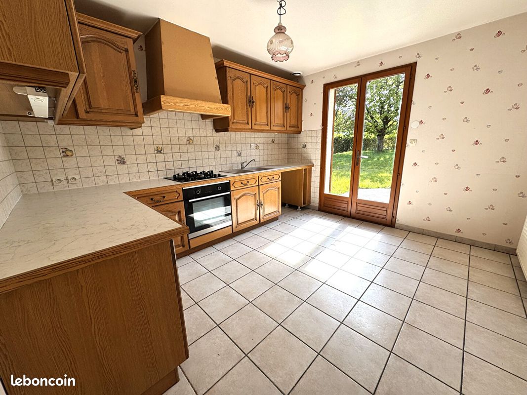 Maison 6 pièces 115 m² · à Franqueville-Saint-Pierre · 115 m² · 300 000 €