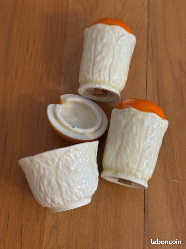 Ensemble de condiments japonais du milieu du siècle