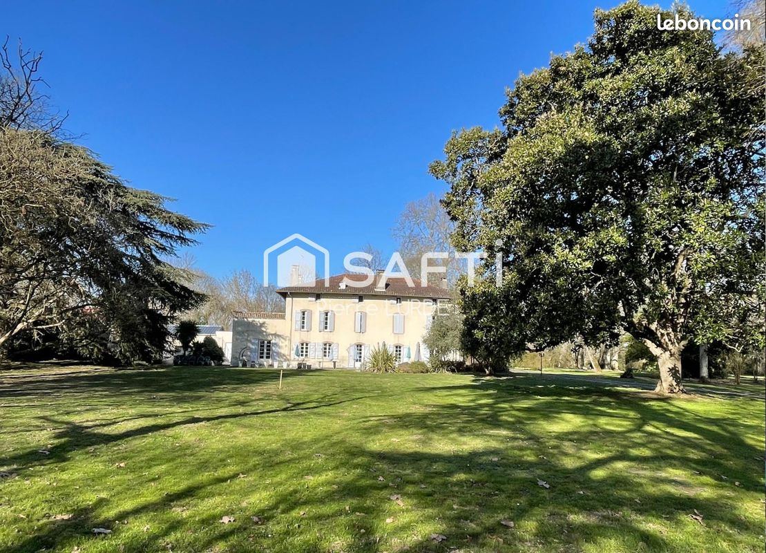 Propriété 10 pièces 520 m² (image 1)