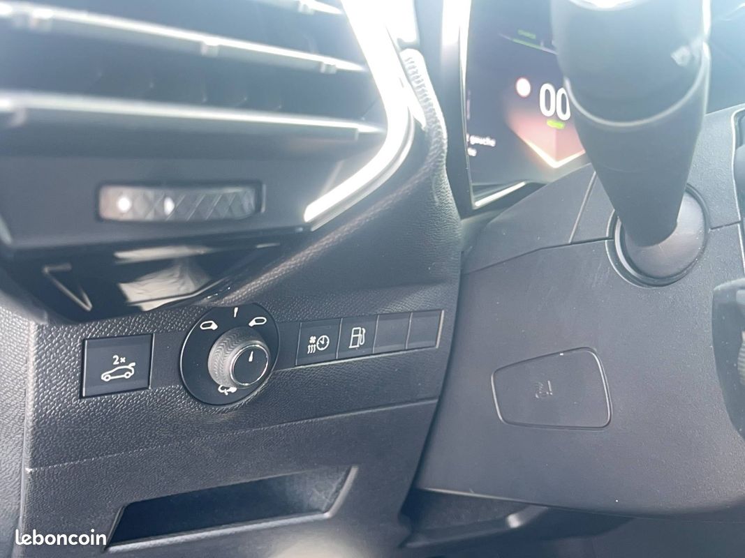 DS DS7 Crossback Hybride E-Tense 225 EAT8 Rivoli (image 17)