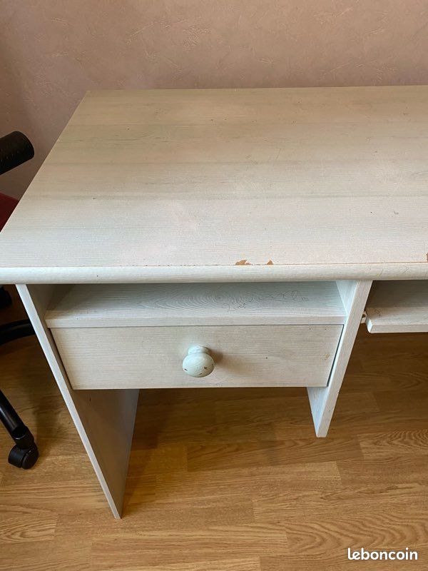 Bureau (image 2)