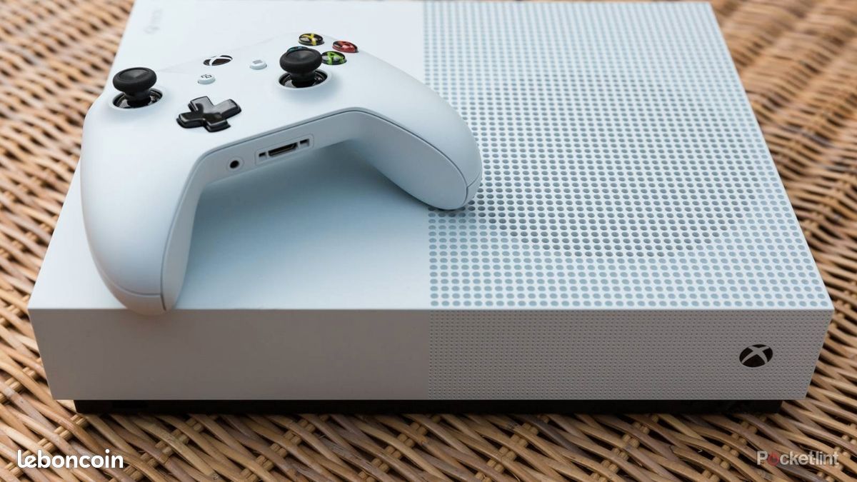 Xbox one s (image 1)