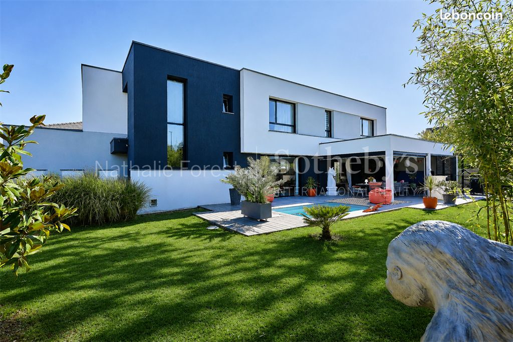 Maison 6 pièces 217 m² · à Templeuve-en-Pévèle · 217 m² · 995 000 €