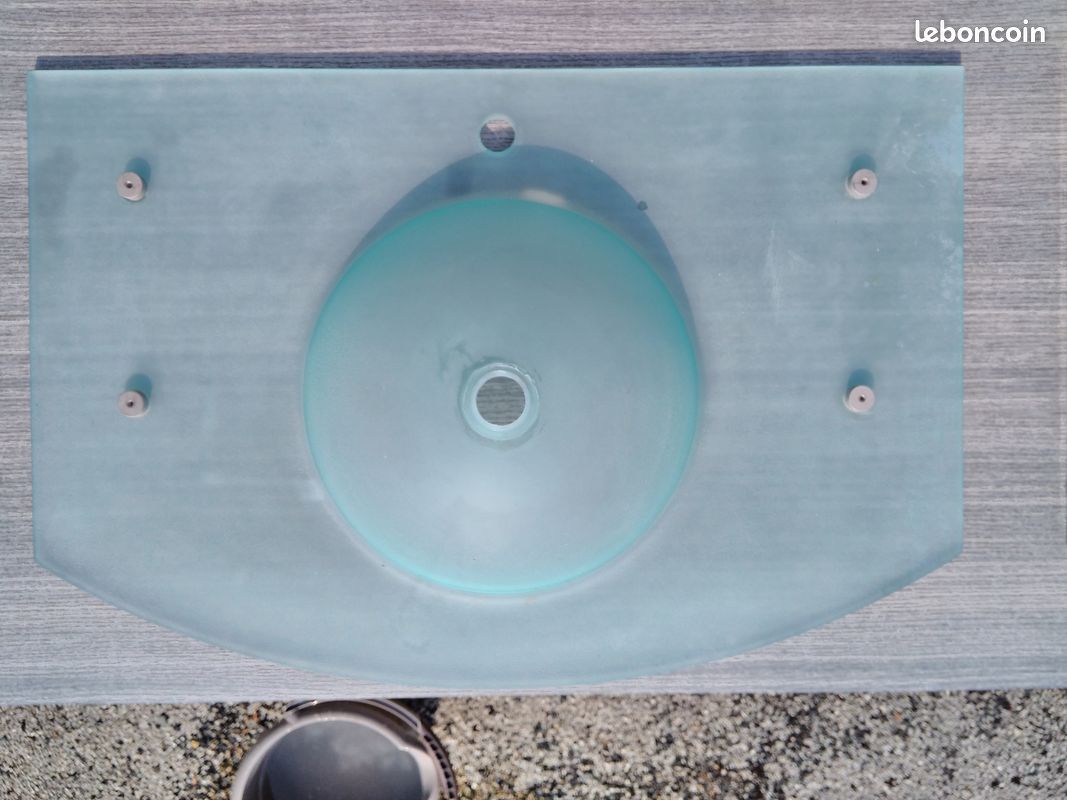 Lavabo en verre et ses supports (image 1)