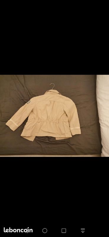 🌸Magnifique veste beige à fleurs Taille 5ans, Marque 3 Suisses. Excellent état 🌸 (image 2)