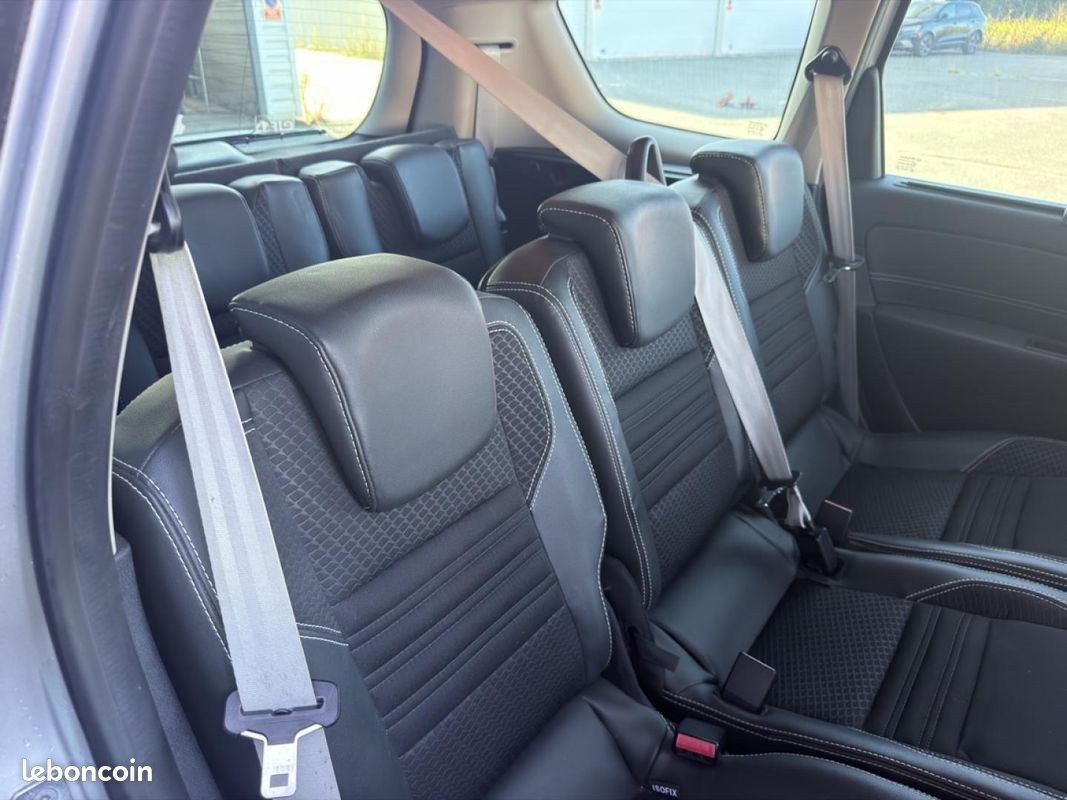 Renault Grand Scenic 1.5 dCi 110ch Bose EDC Euro6 7 places "Boite Automatique" (image 18)