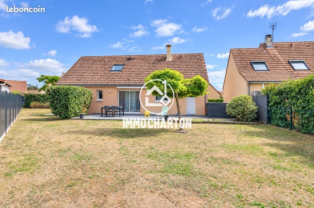 Maison 8 pièces 119 m² · à Guécélard · 119 m² · 256 000 €