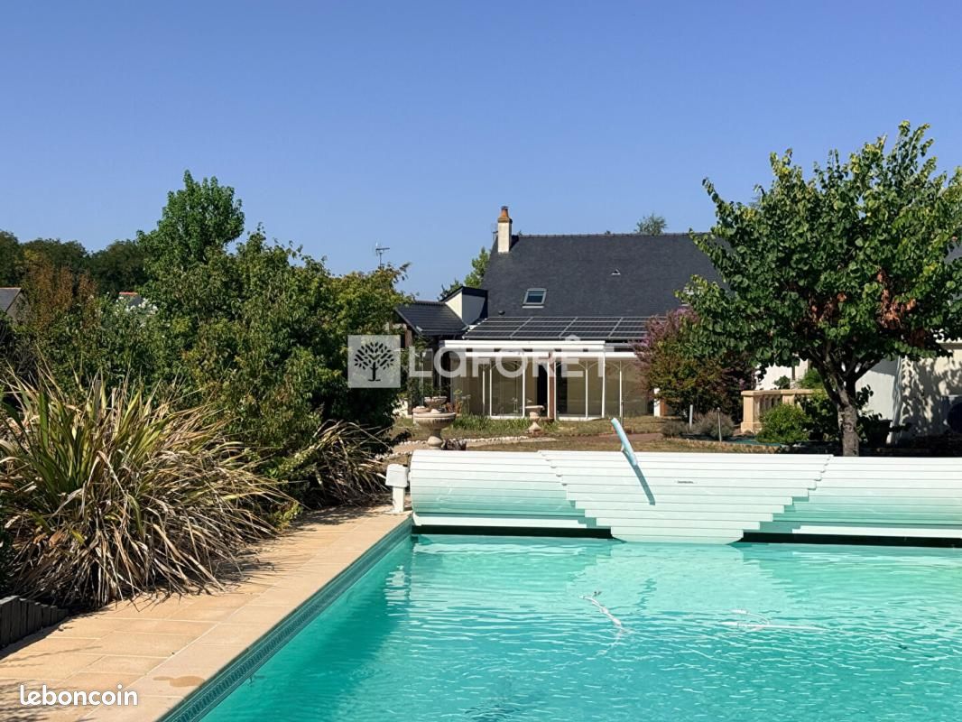 Maison 9 pièces 185 m² · à Gennes-Val-de-Loire · 185 m² · 296 000 €