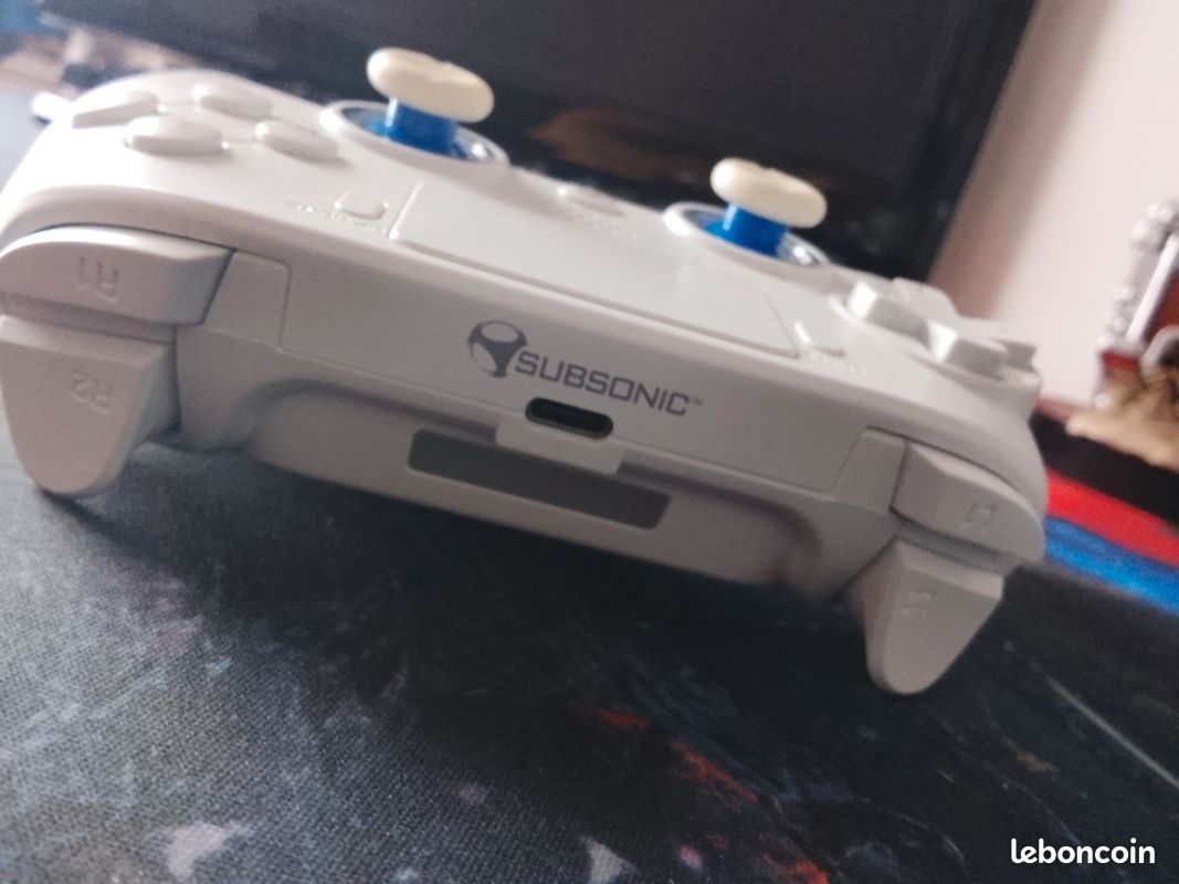 Manette play 5 (image 2)