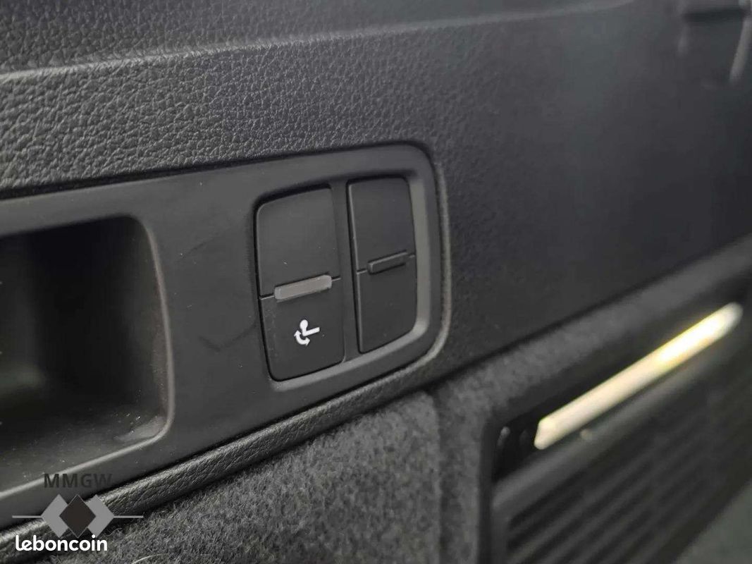 Audi Q5 SPORTBACK 40 TDI quattro S line S-Tronic 204 ch * Matrix LED * GPS MMI Touch * ACC * Sièges Chauffants Avant/Arrière * Attelage * 20 Pouces (image 11)