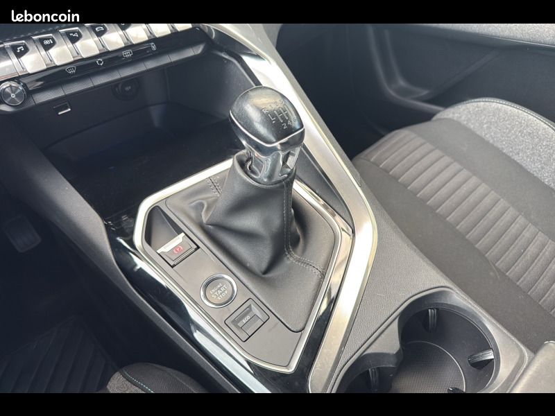 Peugeot 3008 Puretech 130ch S&S BVM6 Style (image 24)