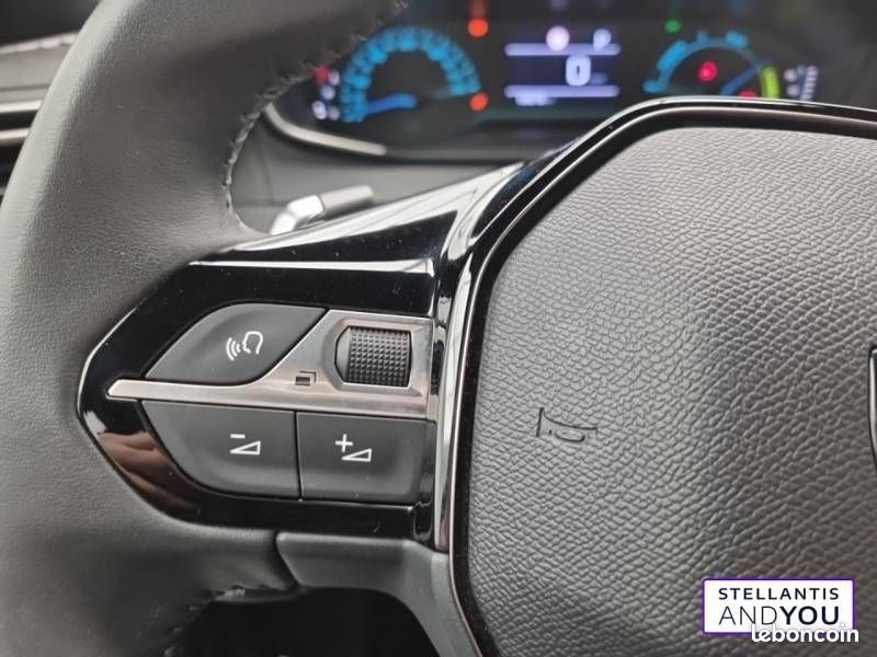 Peugeot 2008 Hybrid 145 e-DCS6 Style (image 23)