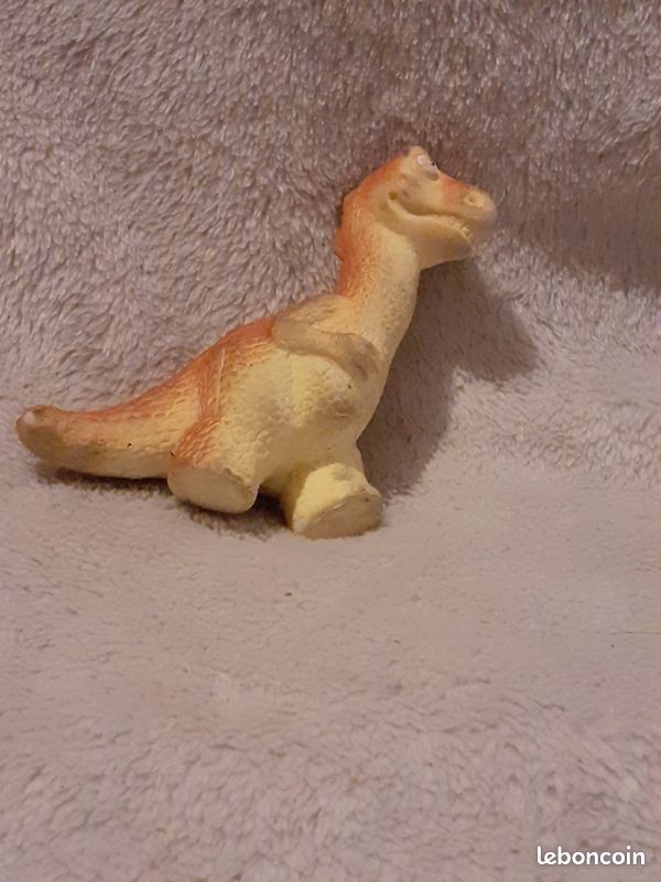 Dinosaure qui grandi dans l'eau (image 1)
