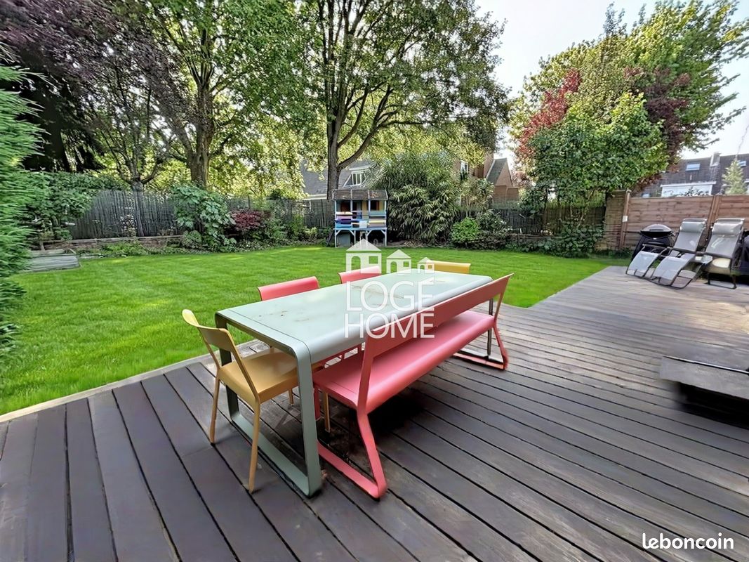 Maison 5 pièces 142 m² · à Croix · 142 m² · 589 000 €