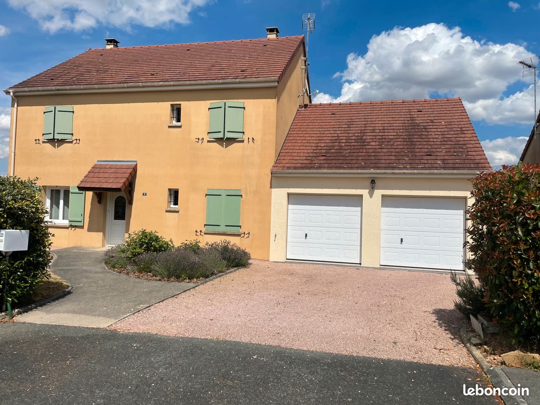 Maison 6 pièces 170 m² · à Crevant · 170 m² · 180 000 €