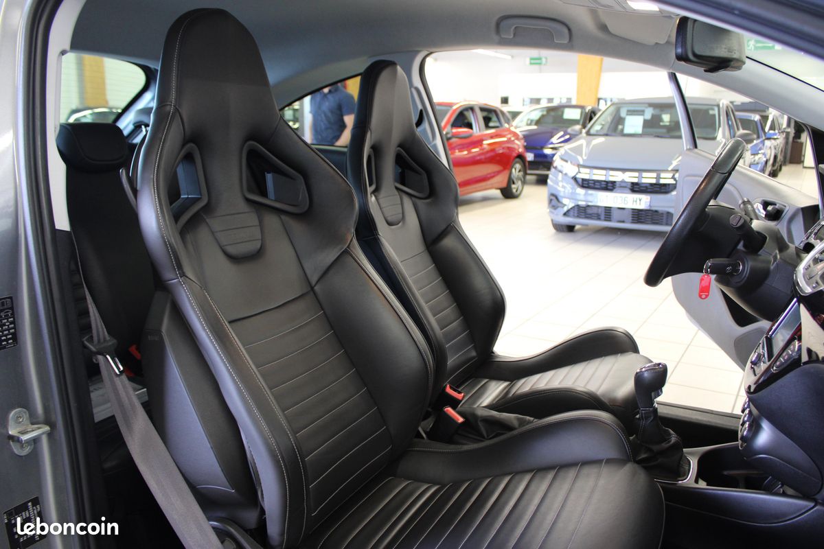 OPEL Corsa 1.4 Turbo 150 ch GSi (image 15)