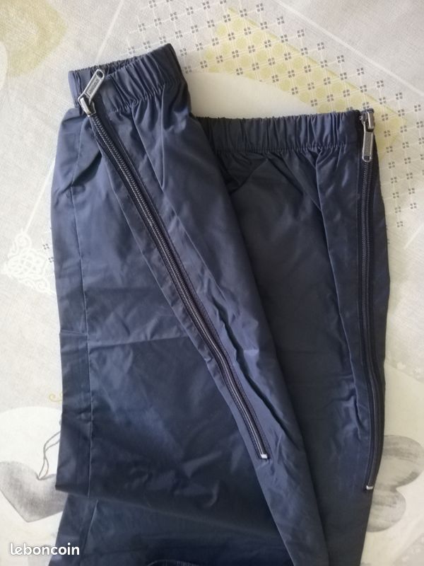 Pantalon coupe vent taille M de marque Queshua (image 4)