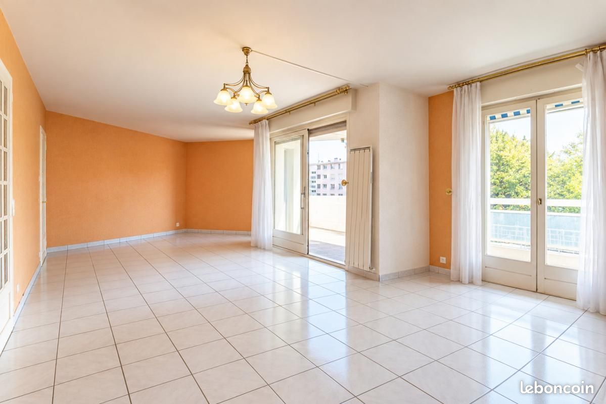 Appartement 3 pièces 82 m² · à Ville-la-Grand · 82 m² · 330 000 €