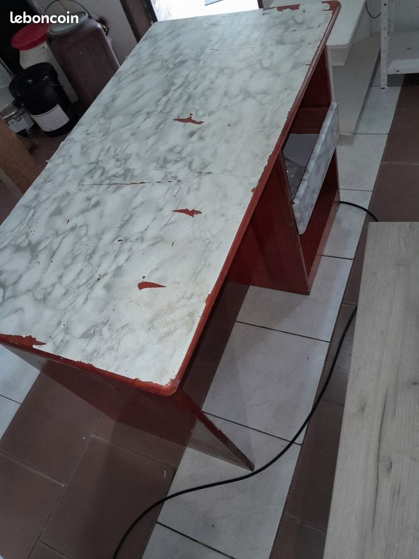 Bureau (image 1)