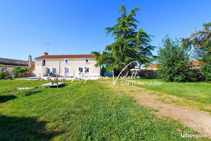 Propriété 9 pièces 222 m²