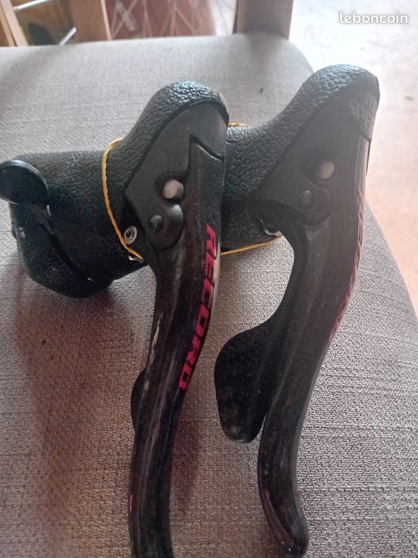 Manettes campagnolo reconditionnee 9 ou 10 vitesses. - CAMPAGNOLO