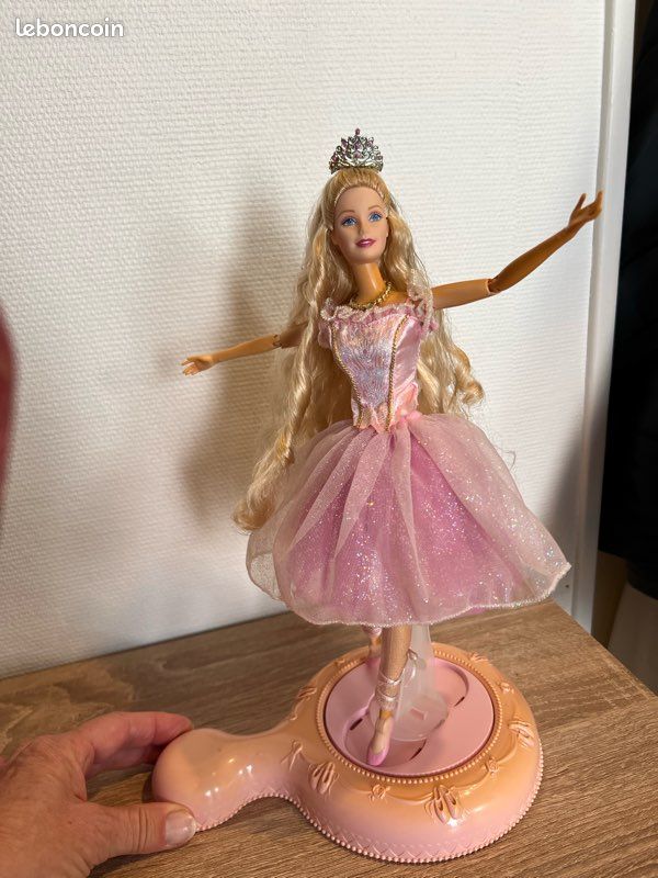 Barbie Casse-noisette princesse Clara virevolte ENVOI POSSIBLE