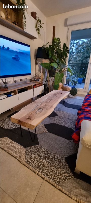 Table basse en bois massif (image 1)