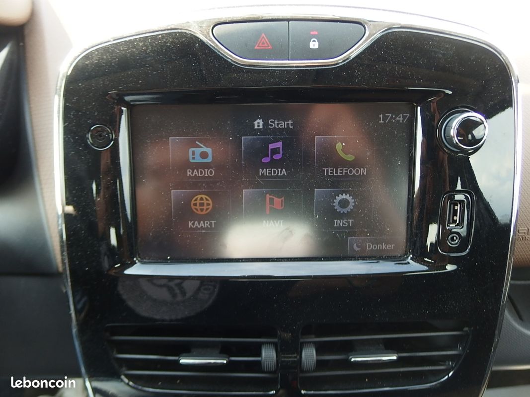 Renault CLIO IV 1.2 16V 75CH ZEN (image 16)