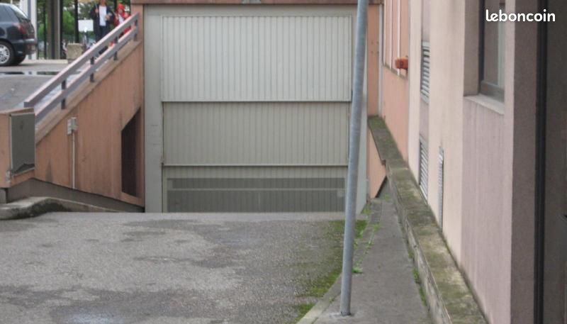Garage / box LYON · 126 €