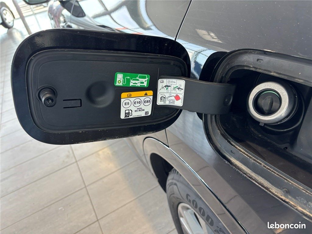 Ford Kuga III 2.5 DURATEC 190 CH FLEXIFUEL FHEV E85 POWERSHIFT ST-Line (image 12)