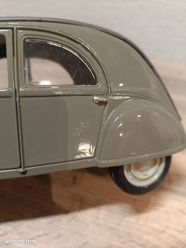 Maquette Voiture Citroën 2CV Décapotable Beige 1952 Maisto 1/18 - Neuf, échelle 1/18, Référence 31835CR