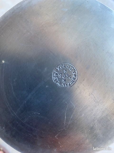 Vase en étain (image 2)